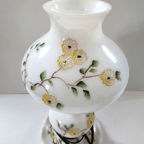 Vintage Table Lamp Hand Painted Hurricane Gone with the Wind Milk Glass - Picture 4 of 15